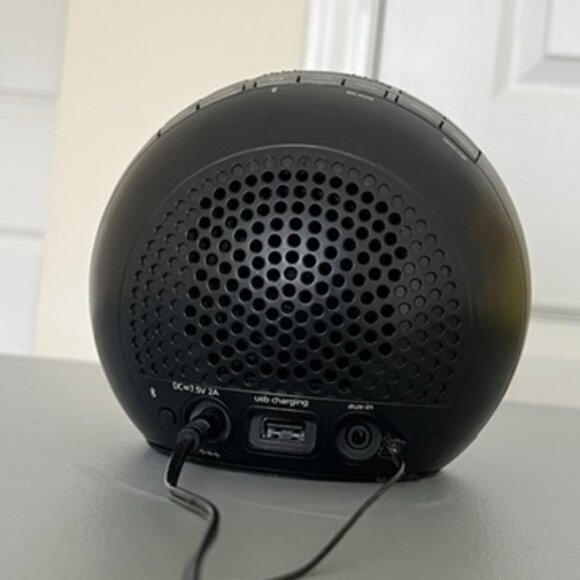 iHome Color Changing Alarm Clock - Picture 4 of 5